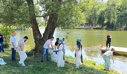 В Черкесске прошла акция «Вода России»: собрано около 100 мешков мусора
